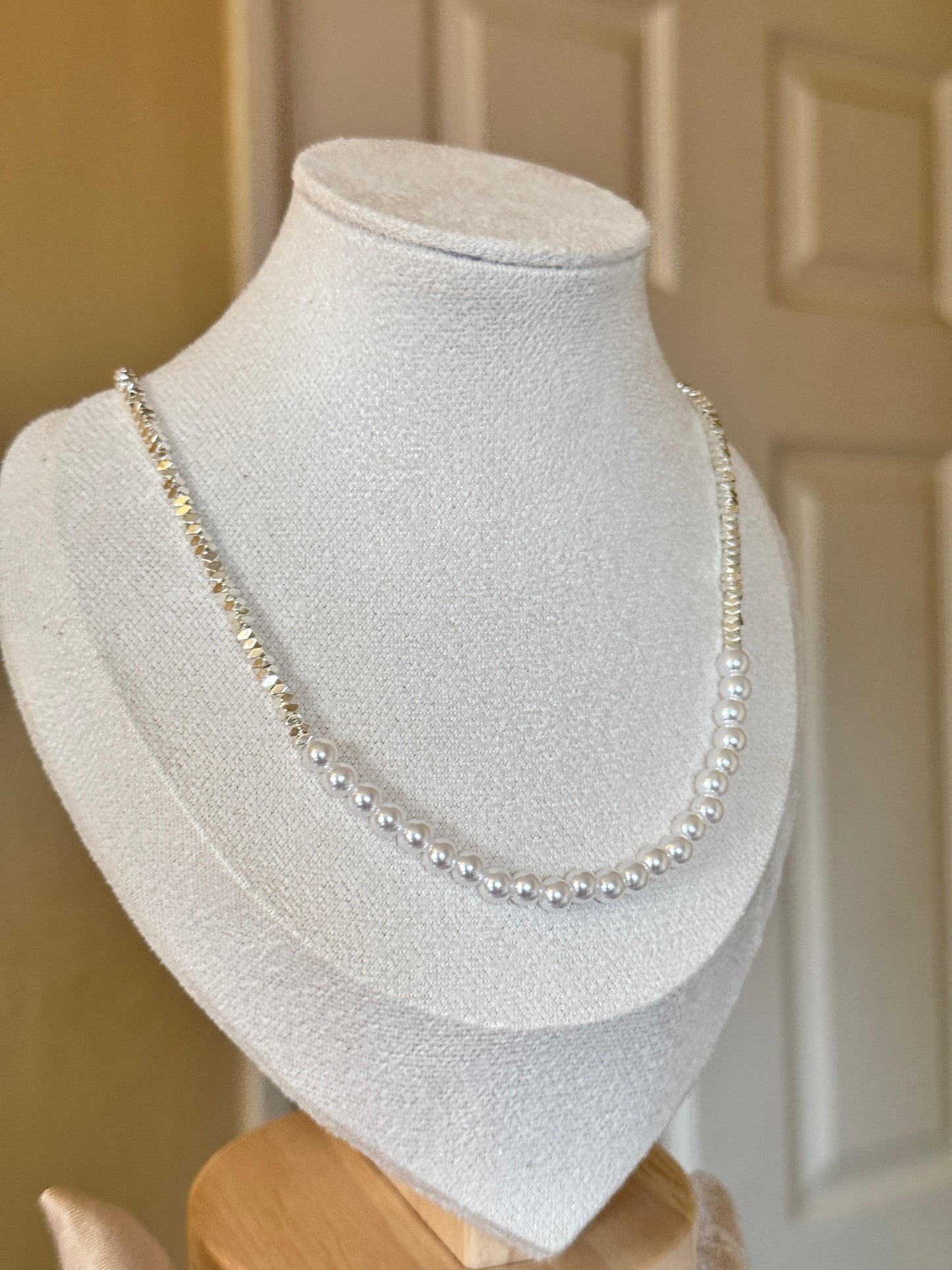 Pearl and silver beads Necklace