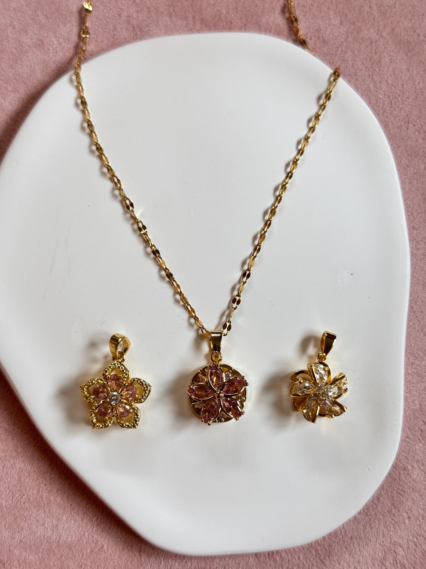 Pendant Flower Necklace
