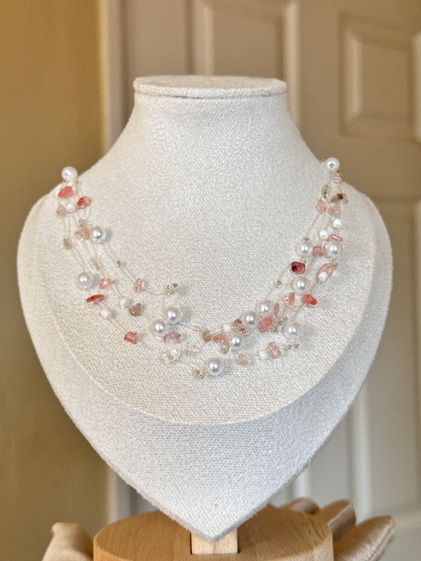 Pink natural stone pearl beaded necklace