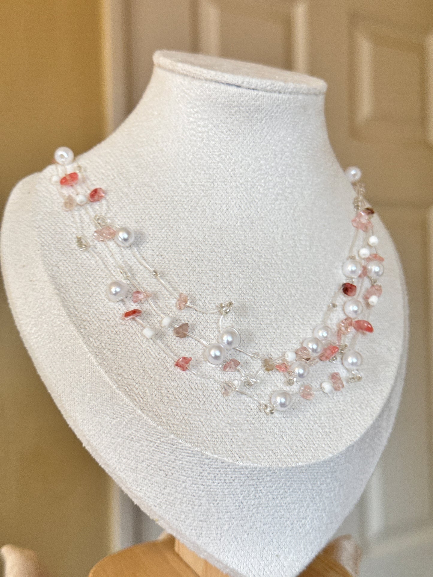 Pink natural stone pearl beaded necklace