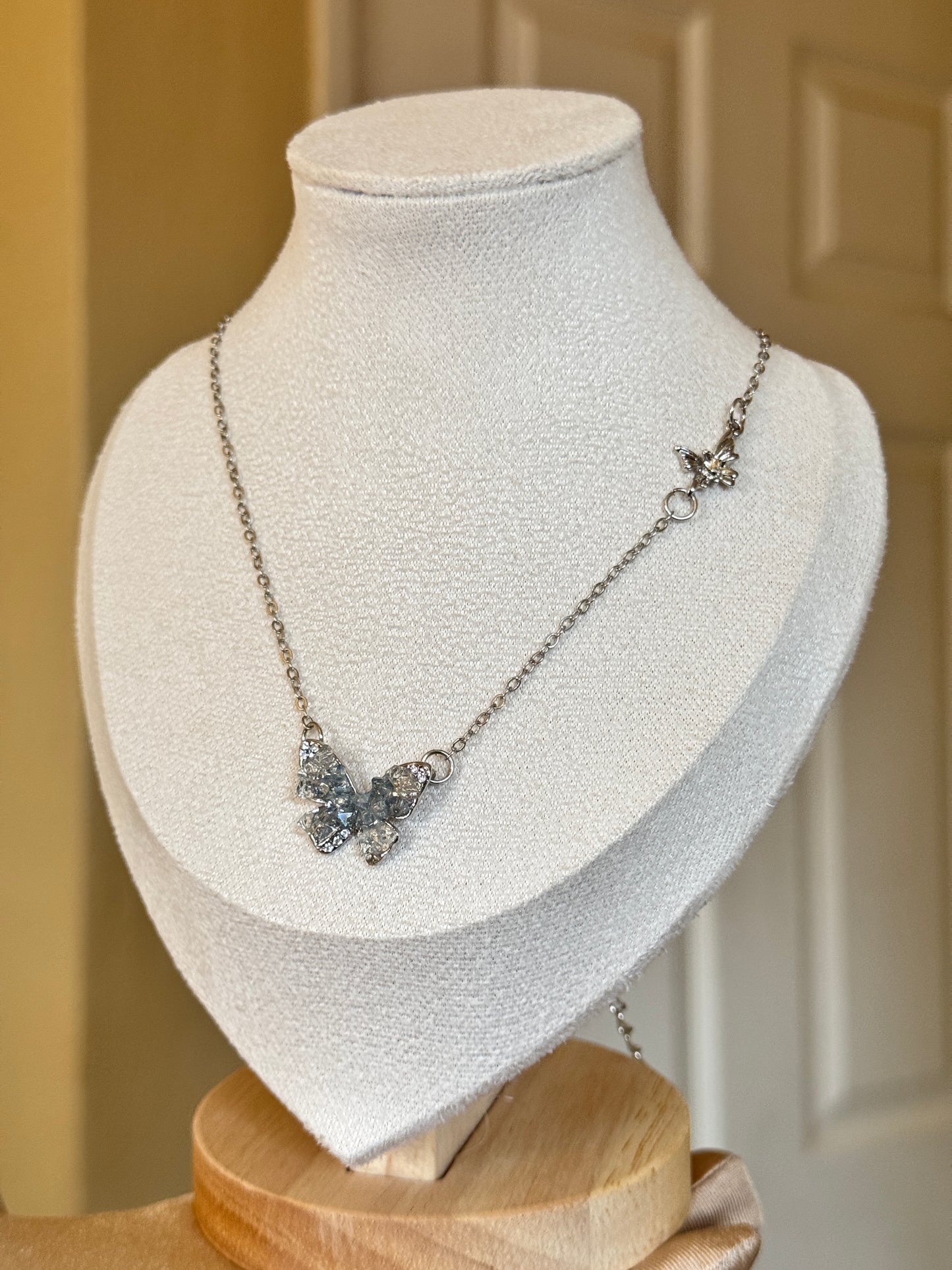 Crushed ice blue butterfly drawstring snake bone chain summer necklace sweet cool style clavicle chain temperament niche jewelry Necklaces