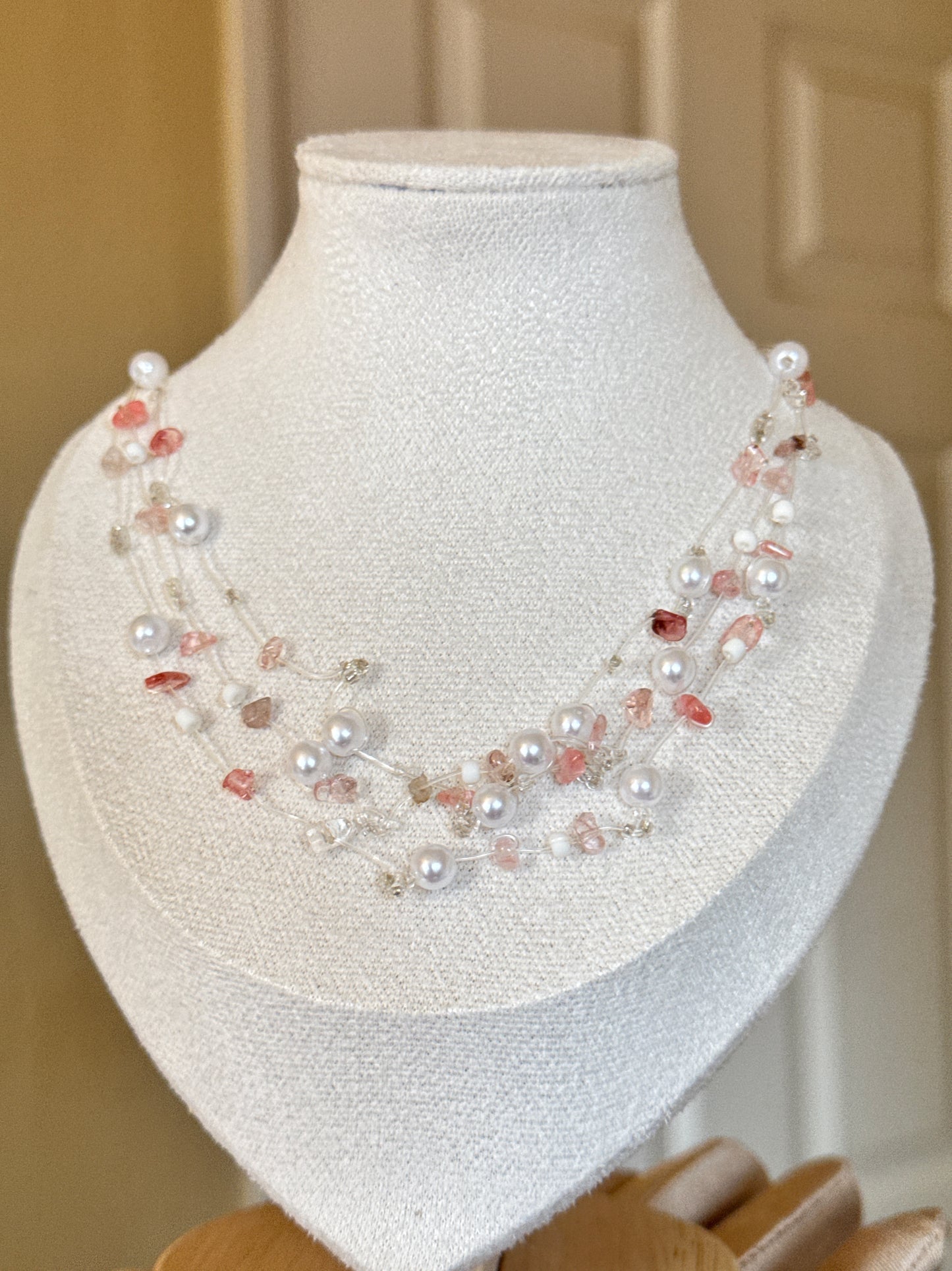 Pink natural stone pearl beaded necklace