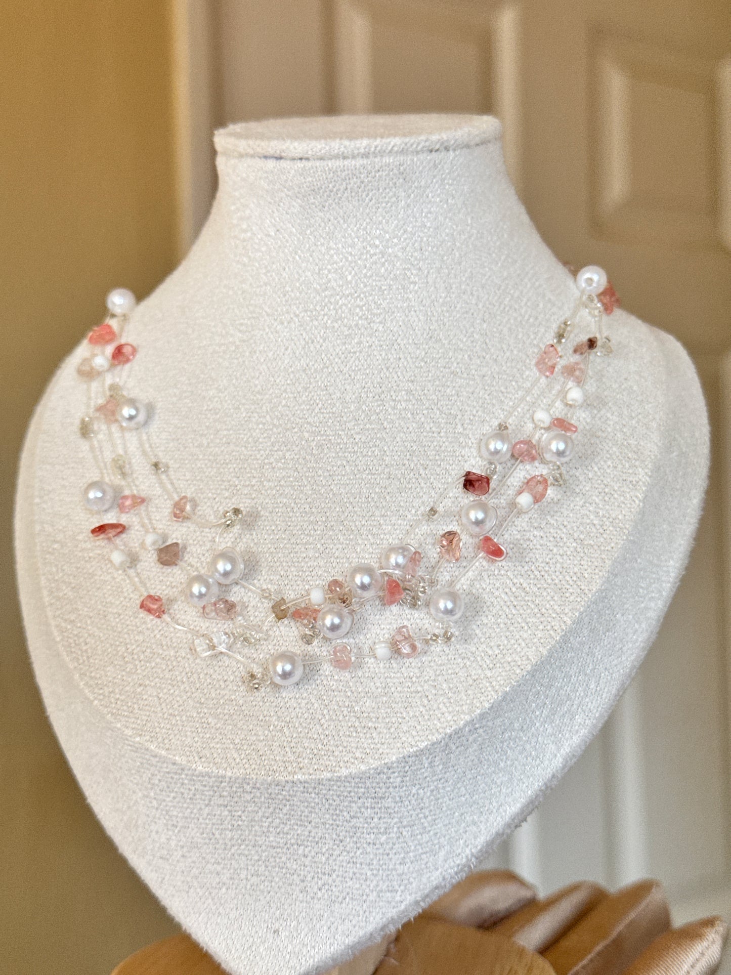 Pink natural stone pearl beaded necklace