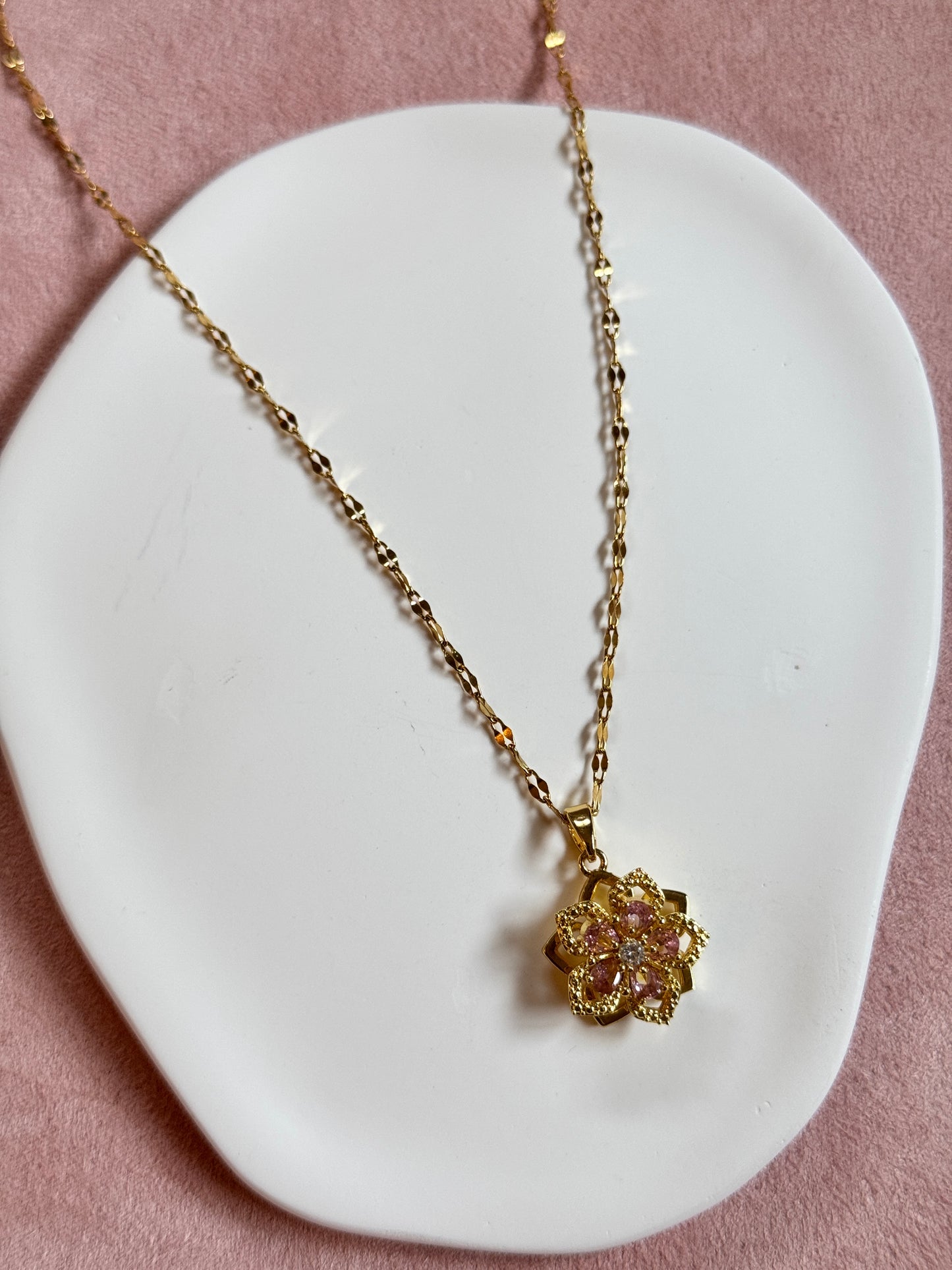 Pendant Flower Necklace