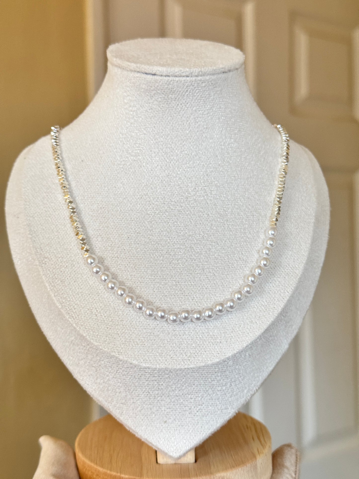 Pearl and silver beads Necklace