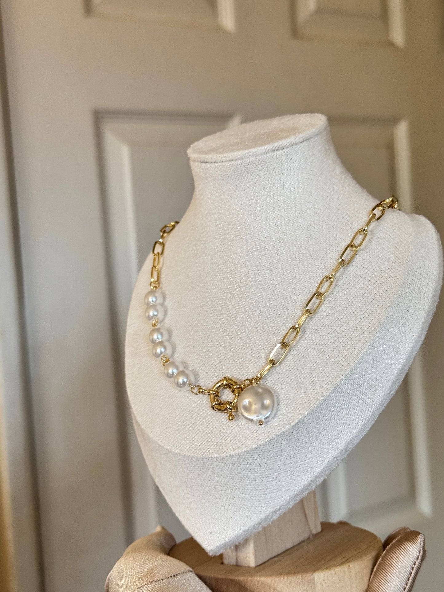 Gold Pearl Charm Necklace - Stainless Steel with Gold Pearl Charm, Unisex Design, Metal Coating