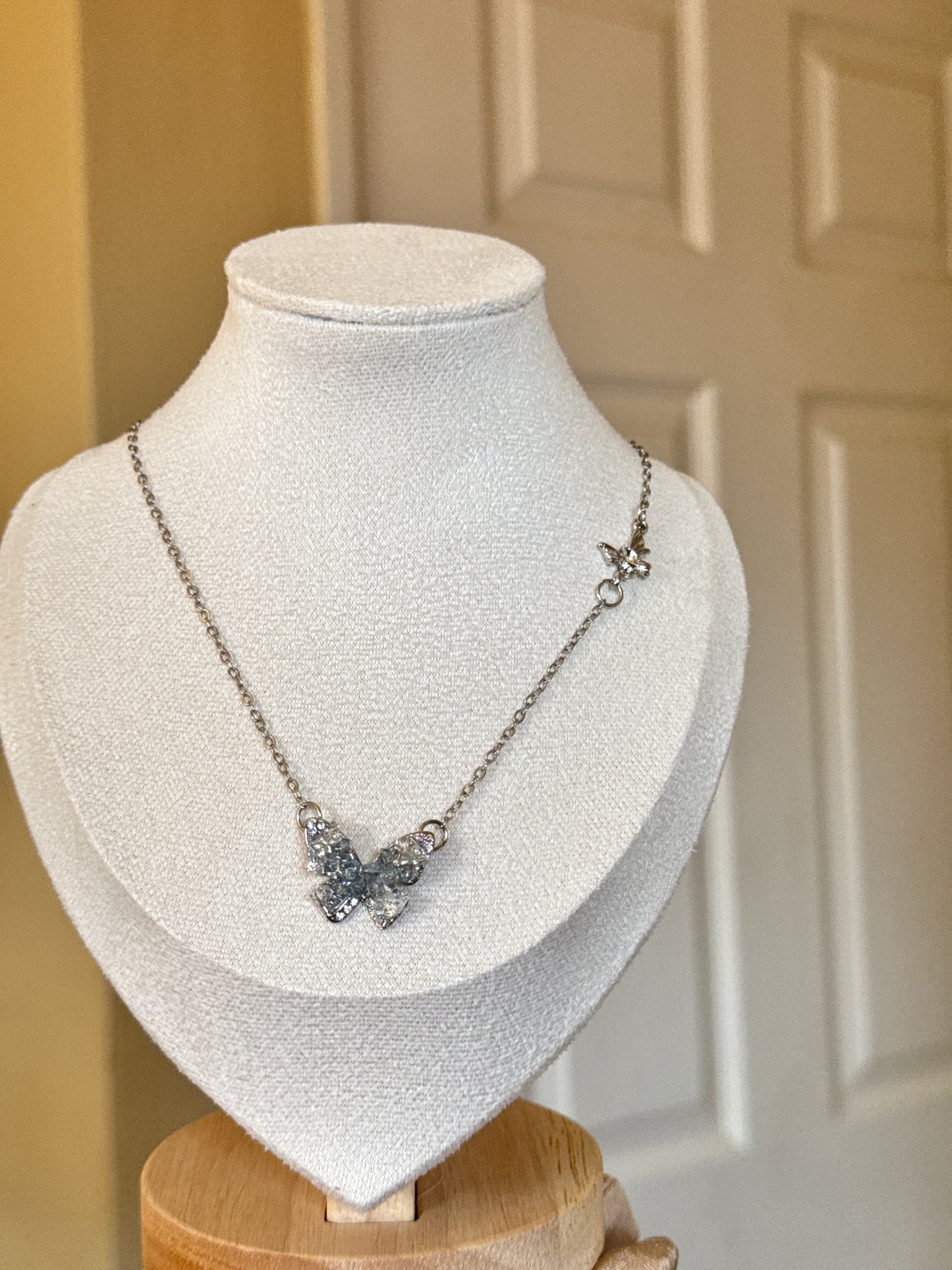 Crushed ice blue butterfly drawstring snake bone chain summer necklace sweet cool style clavicle chain temperament niche jewelry Necklaces