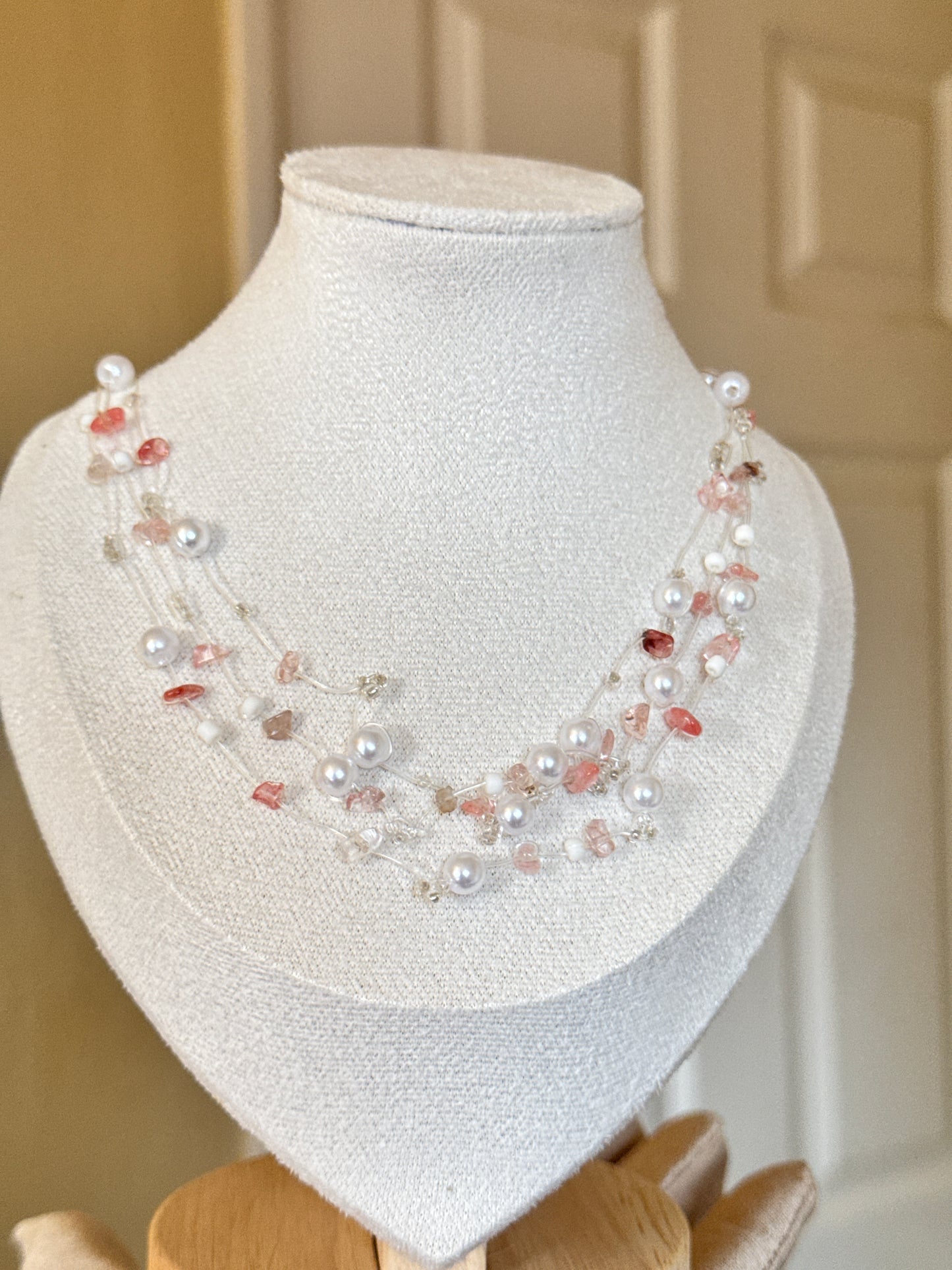 Pink natural stone pearl beaded necklace