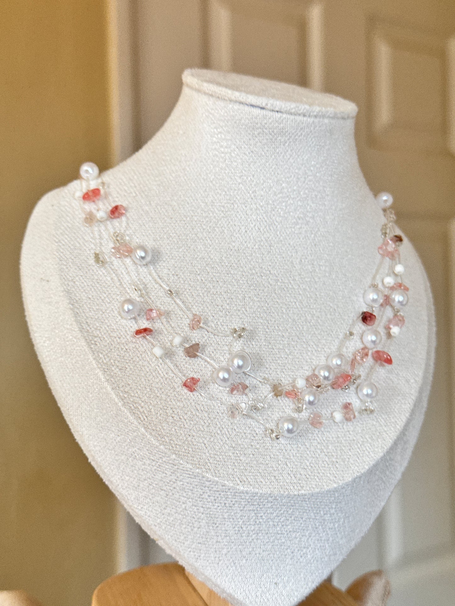 Pink natural stone pearl beaded necklace