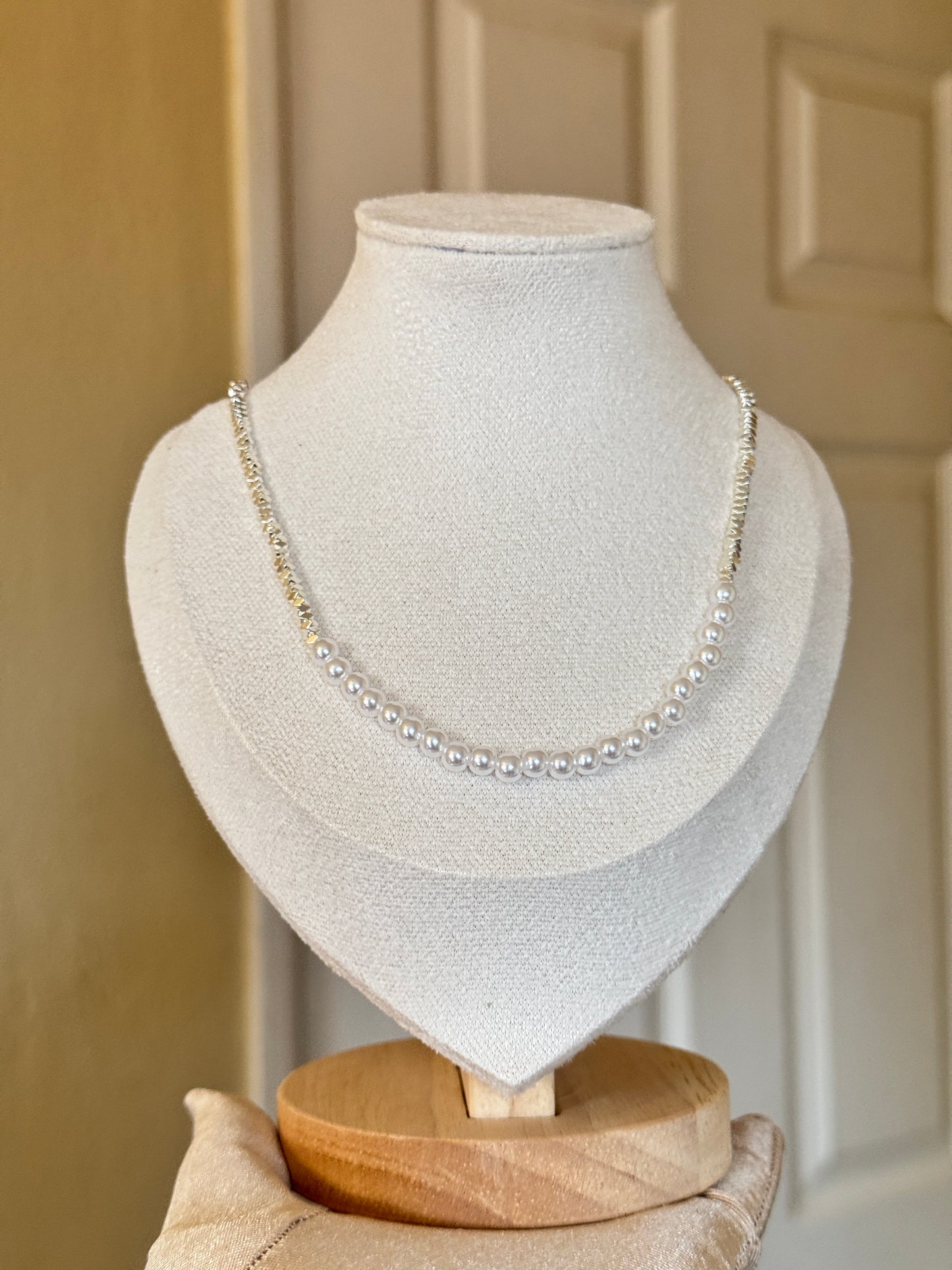 Pearl and silver beads Necklace