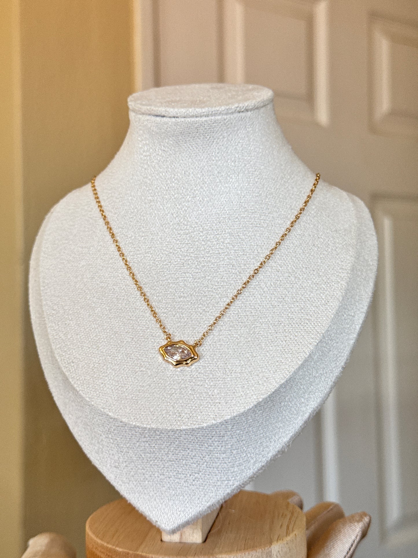 Zircon Oval Round Pendant Necklace - Simple Ins Fashion, Electroplated Real Gold Color, Unisex, Metal Coating