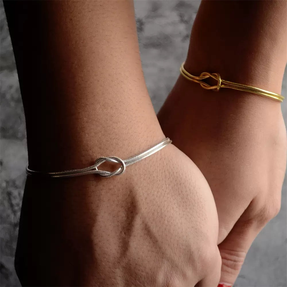 Titanium Steel Couple’s Knot Chain Bracelet Handmade Knot Clavicle Chain Herringbone