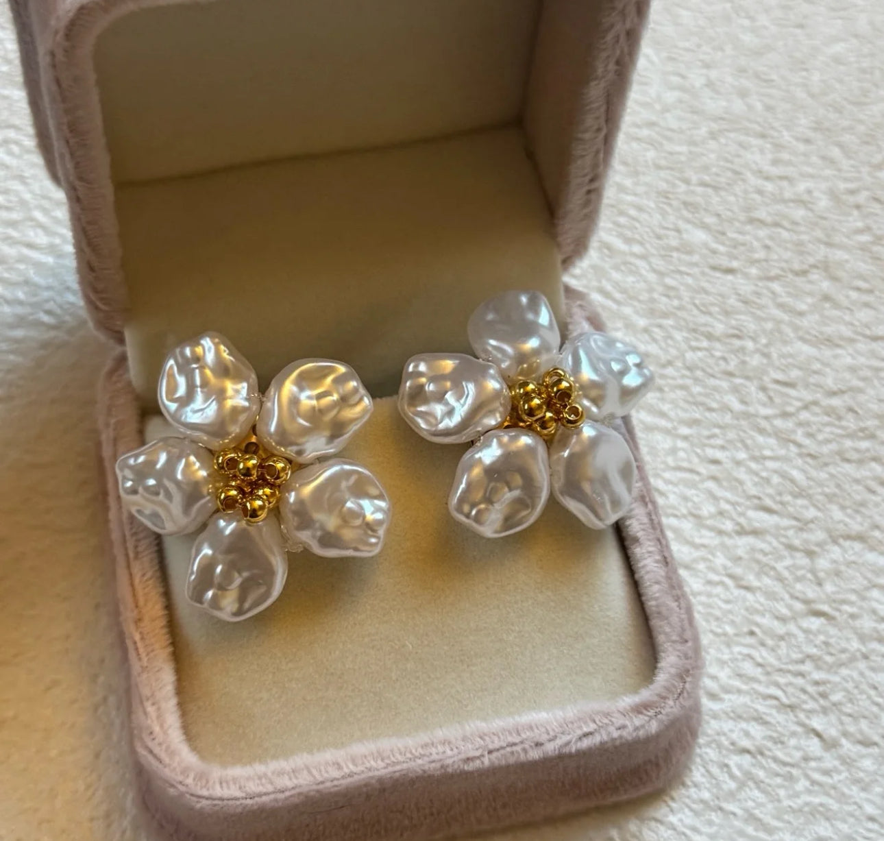 Flower pearl earrings for women