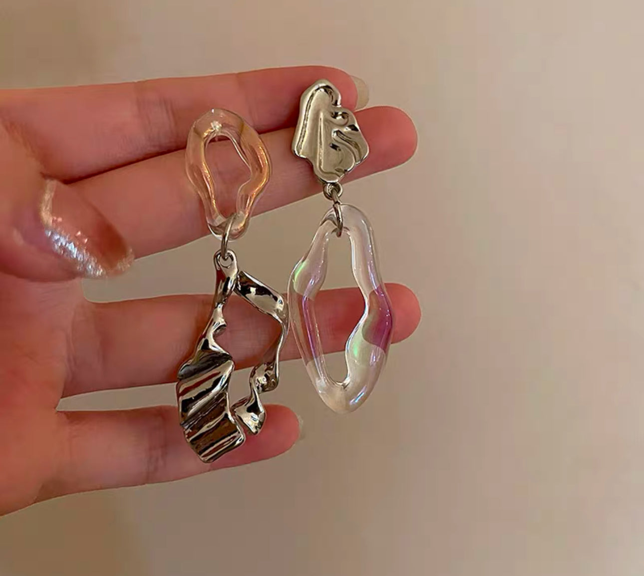 Geometric light resin silver needle earrings