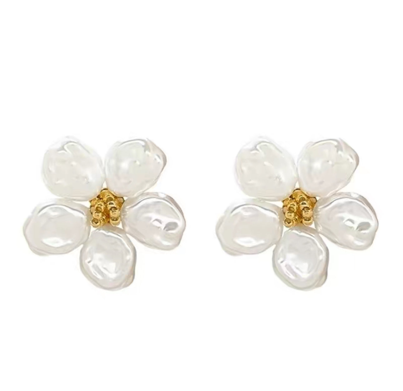 Flower pearl earrings for women