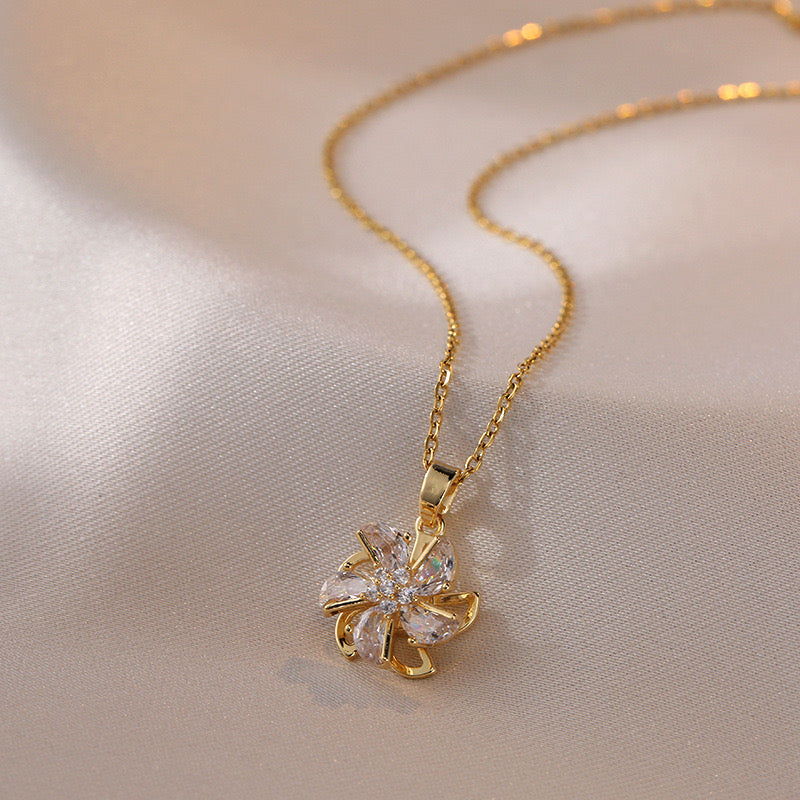 Pendant Flower Necklace