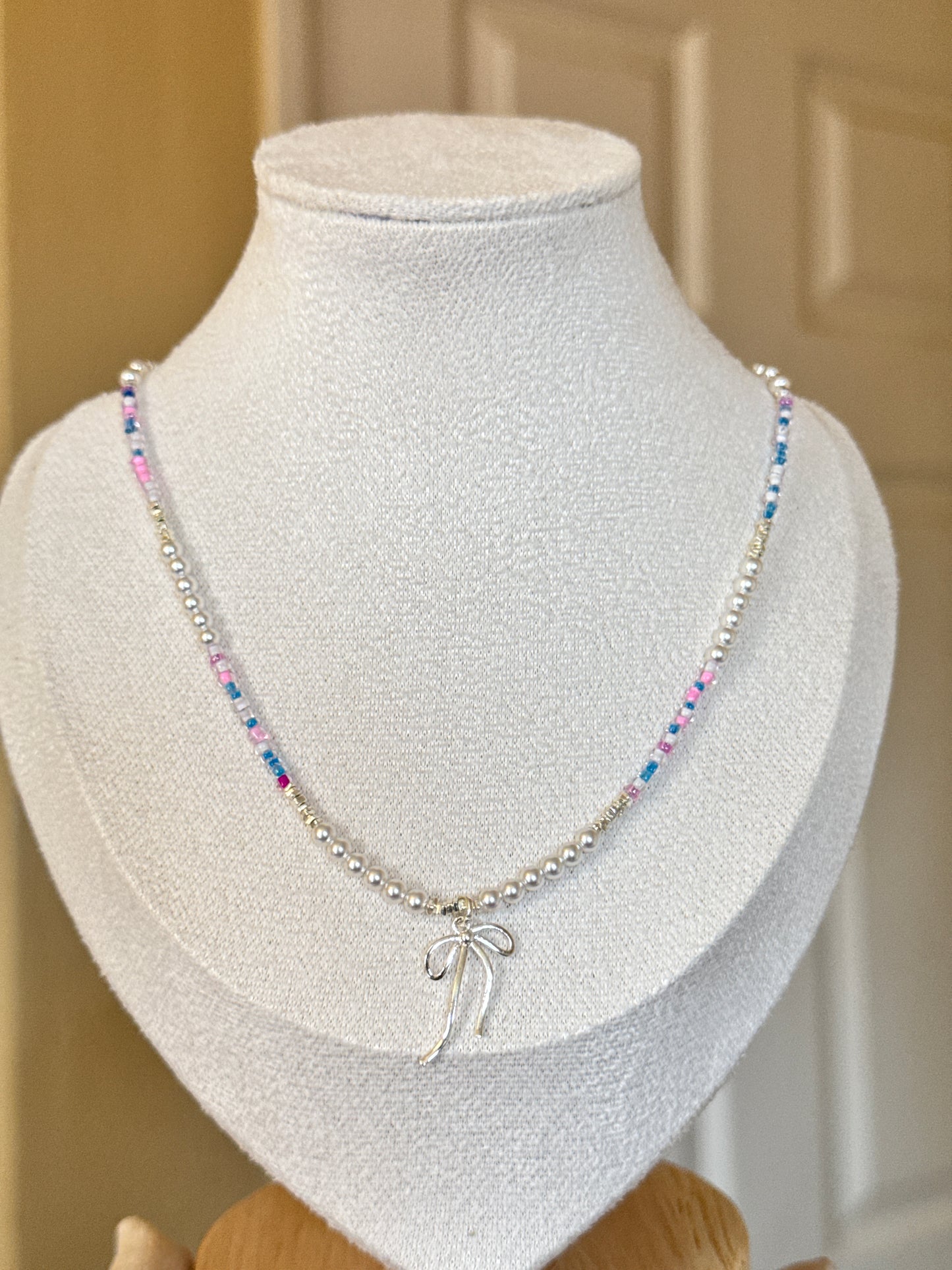 Silver bow beaded & pearl Necklace