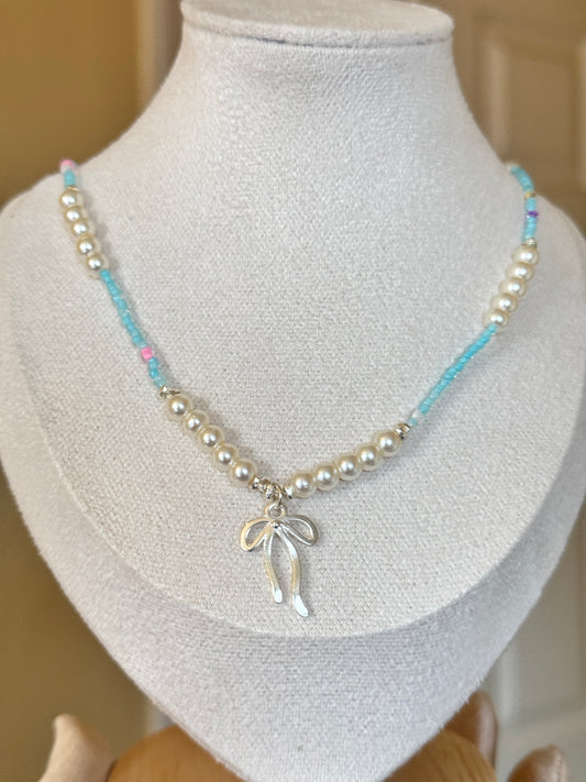 Silver bow beaded & pearl Necklace