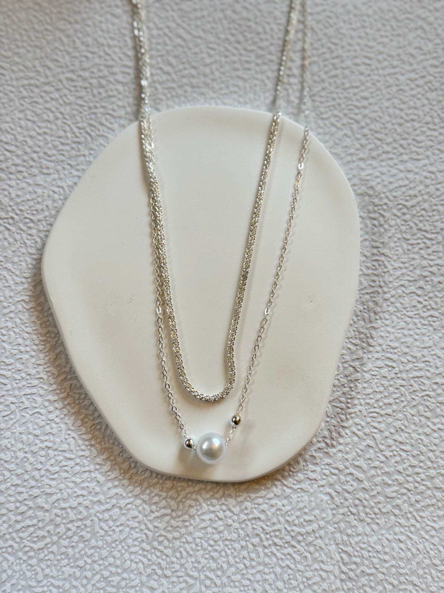 Double-layered pearl necklace for women