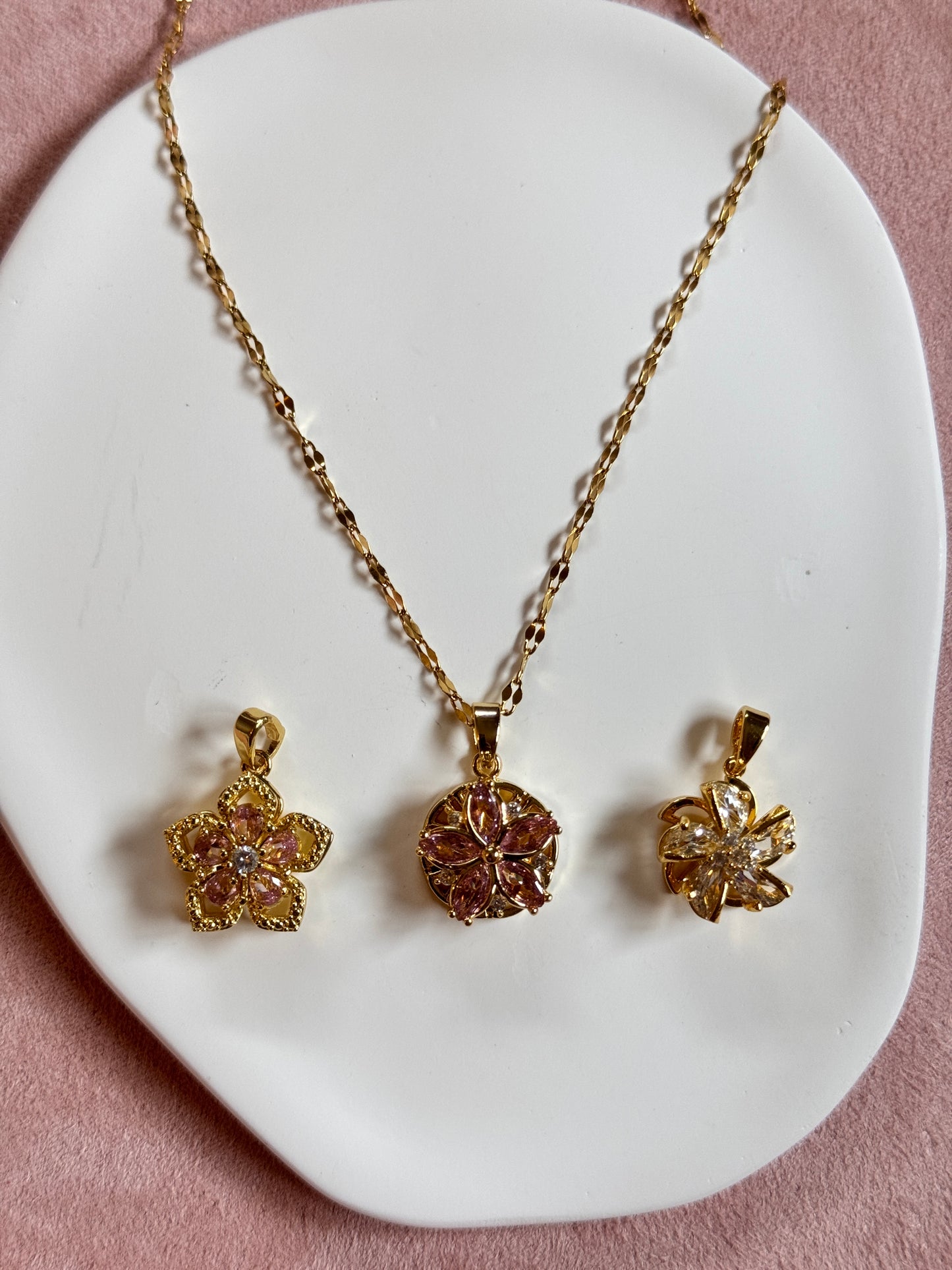 Pendant Flower Necklace