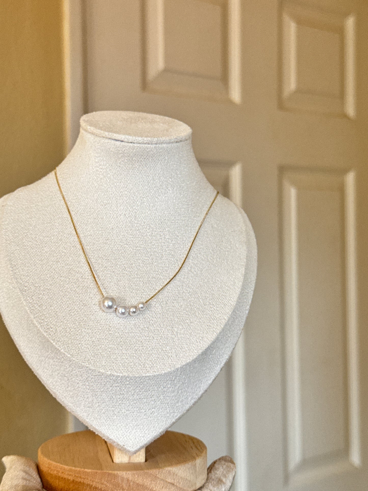 Pearl Clavicle Necklace - Stainless Steel with Pearl Design, Elegant Style, Unisex, Durable, Perfect for Everyday Wear