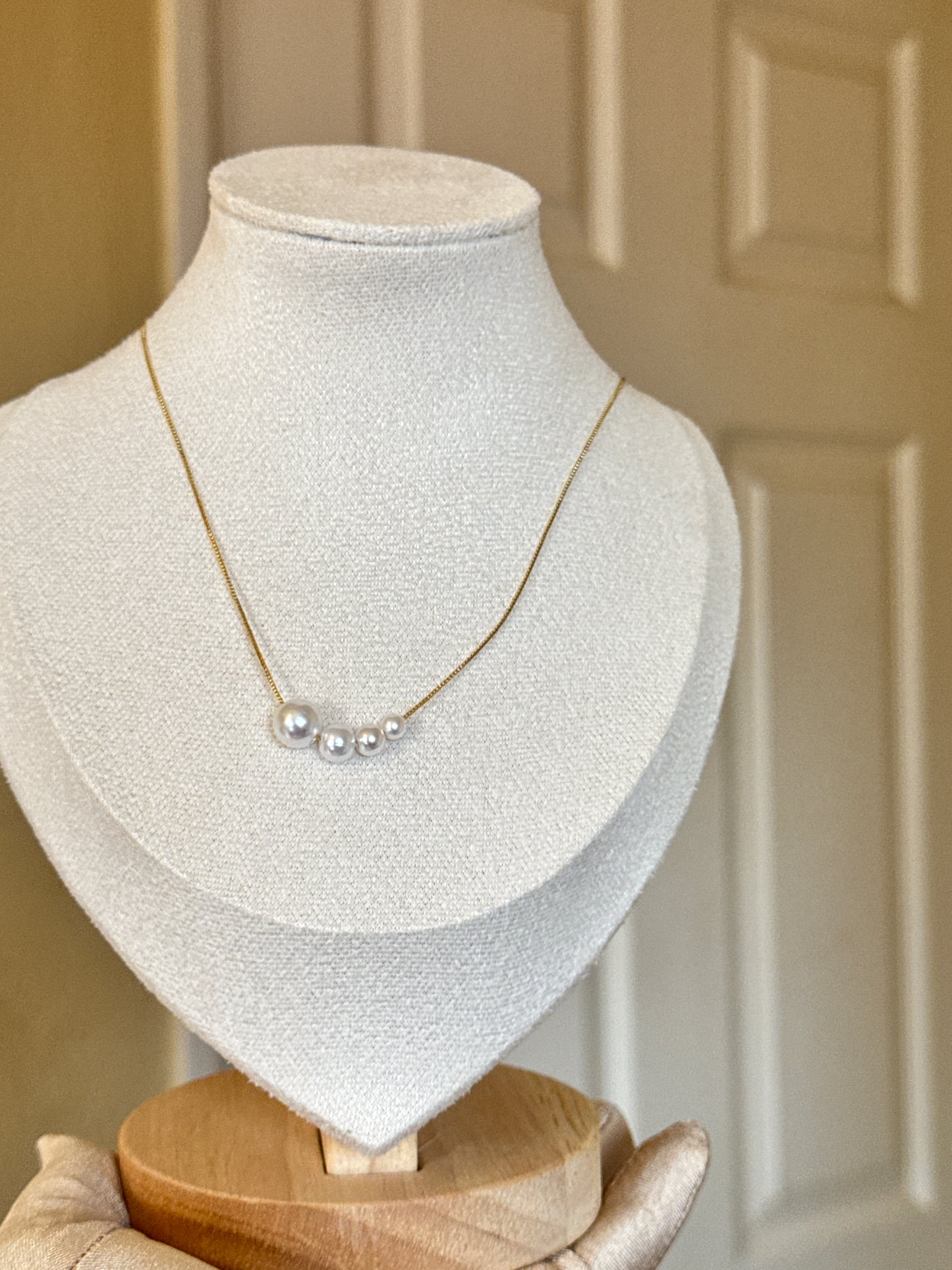 Pearl Clavicle Necklace - Stainless Steel with Pearl Design, Elegant Style, Unisex, Durable, Perfect for Everyday Wear