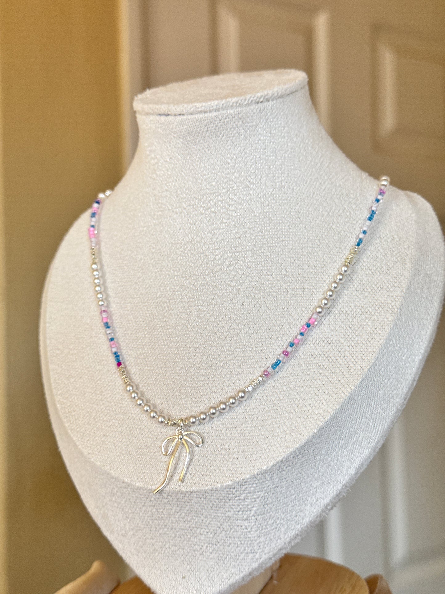 Silver bow beaded & pearl Necklace