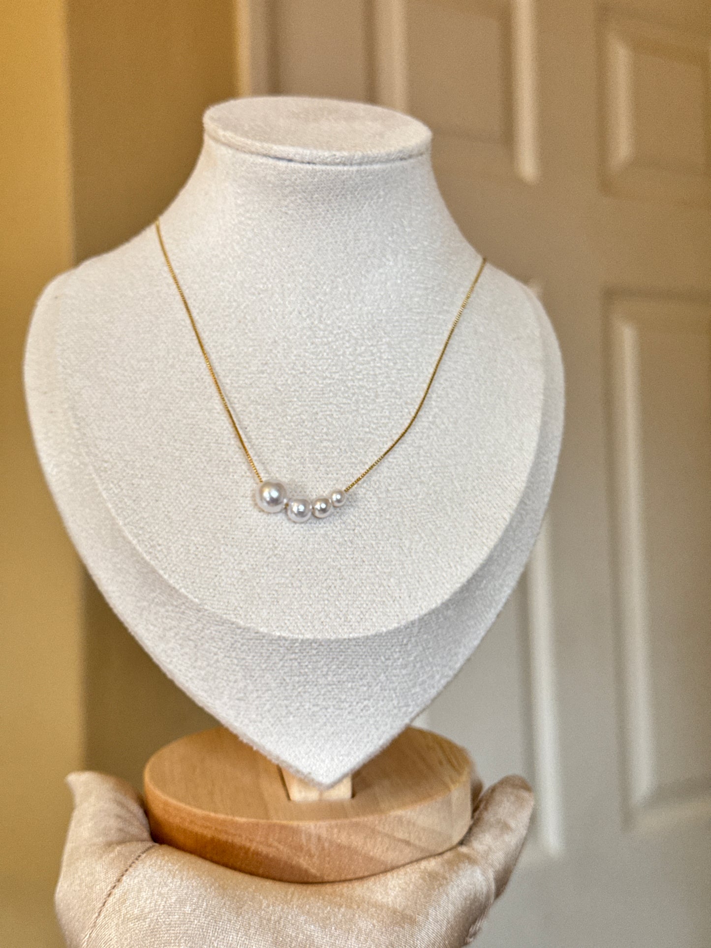 Pearl Clavicle Necklace - Stainless Steel with Pearl Design, Elegant Style, Unisex, Durable, Perfect for Everyday Wear