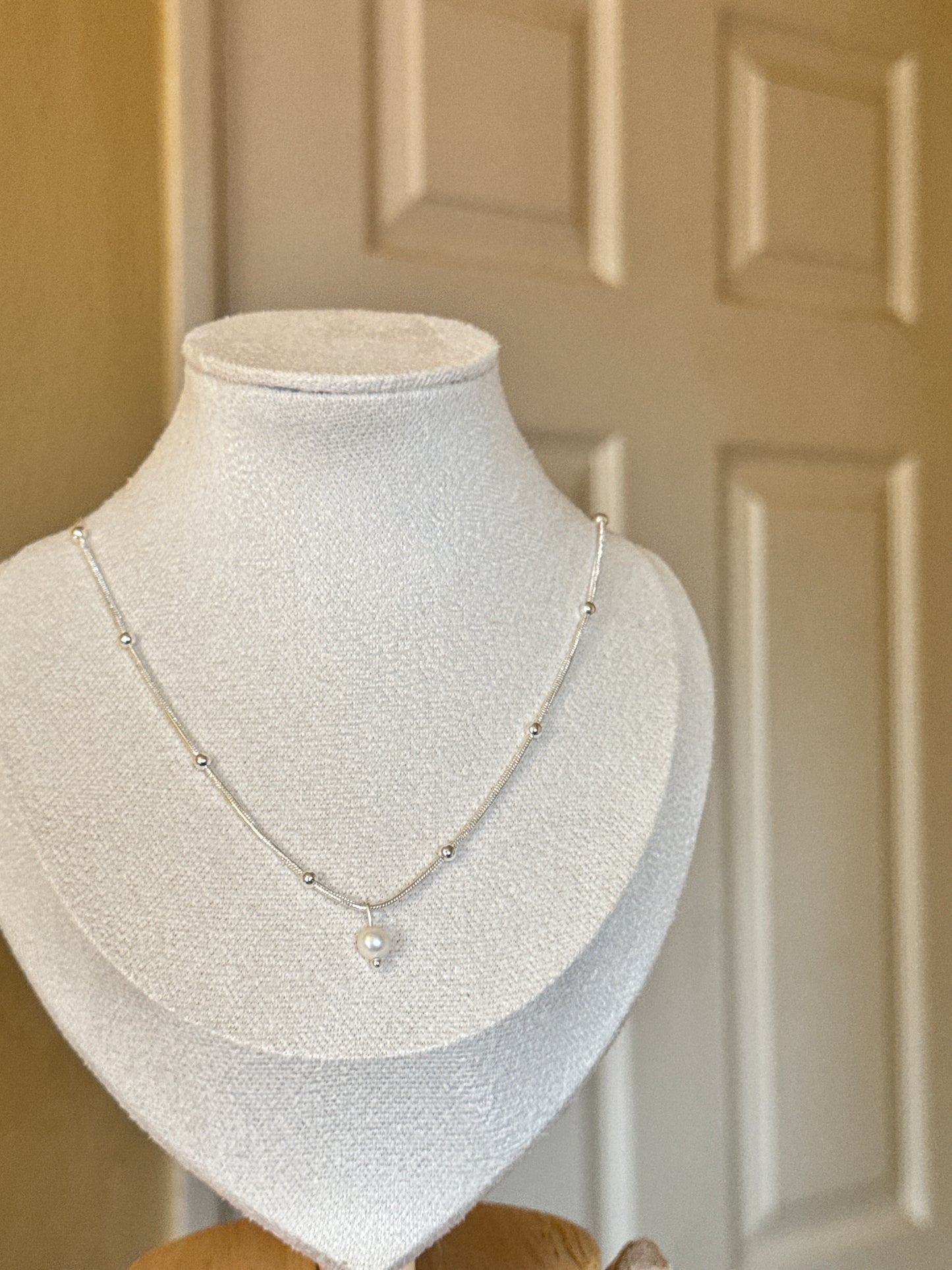 Stainless Steel Silver Pearl Necklace - Unisex, High-Quality Metal Coating, Elegant Design, Durable Jewelry Accessory