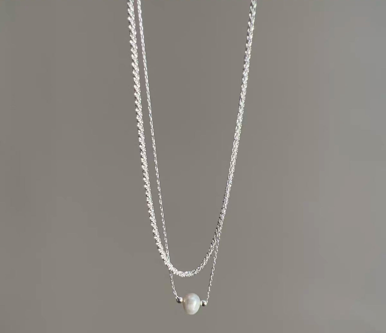 Double-layered pearl necklace for women