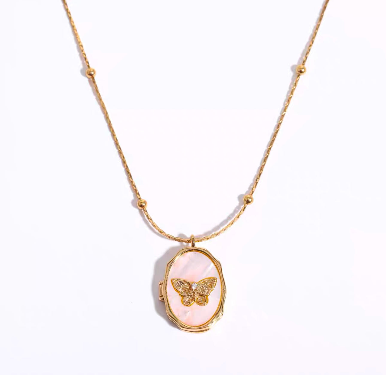 Butterfly Shell pendant necklace for women vintage